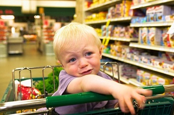 Як уникнути істерик дитини у супермаркеті та назавжди забути: «Мамо, купи, купи, купи!»