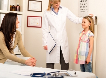 Невропатолог, окуліст, логопед… До кого ще звернутися для оцінювання стану здоров’я майбутнього першокласника?
