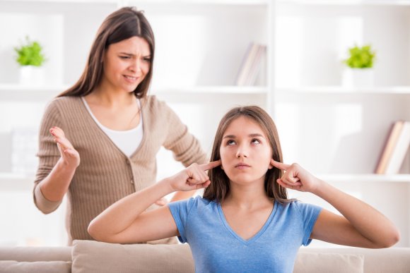Як і навіщо гніватися на підлітка ввічливо?