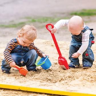 5 покрокових дій, як забрати дитину з пісочниці