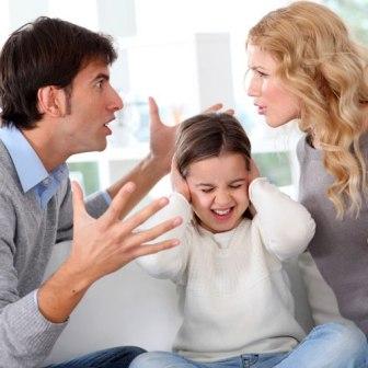 7 вагомих причин, чому батькам слід негайно припинити сваритися у присутності дітей